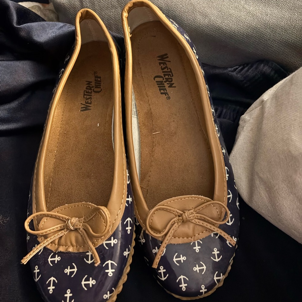 Western Chief Women's Blue and Tan Anchor Loafers